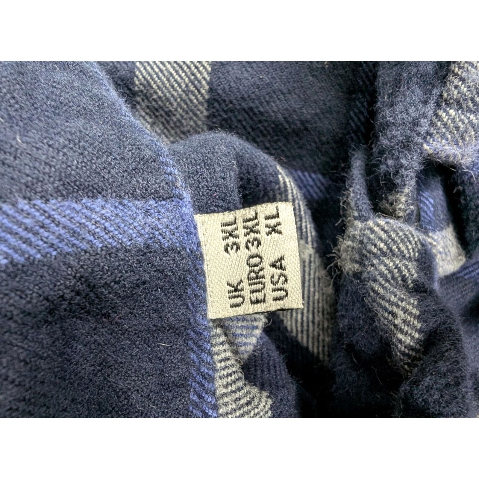 Barbour Barbour Shirt Mens XL Blue Plaid Tailored Fit Flannel Button-Down Long Sleeve Size US XL / EU 56 / 4 - 5 Thumbnail