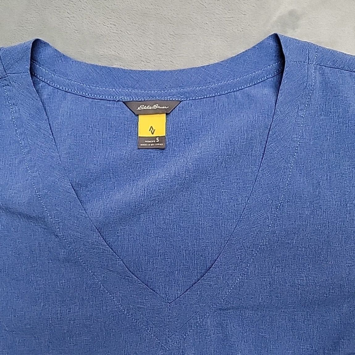 Eddie Bauer VINTAGE Eddie Bauer Shirt Womens S Blue Travex Short Sleeve V-neck Travel Hike Outdoor Size S / US 4 / IT 40 - 3 Thumbnail