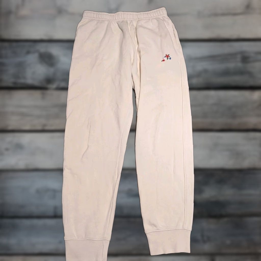 Nike Nike Sportswear Club Logo Twist Fleece Joggers Size M Milk Mens DO6169-113 Size US 36 / EU 52 - 1 Thumbnail