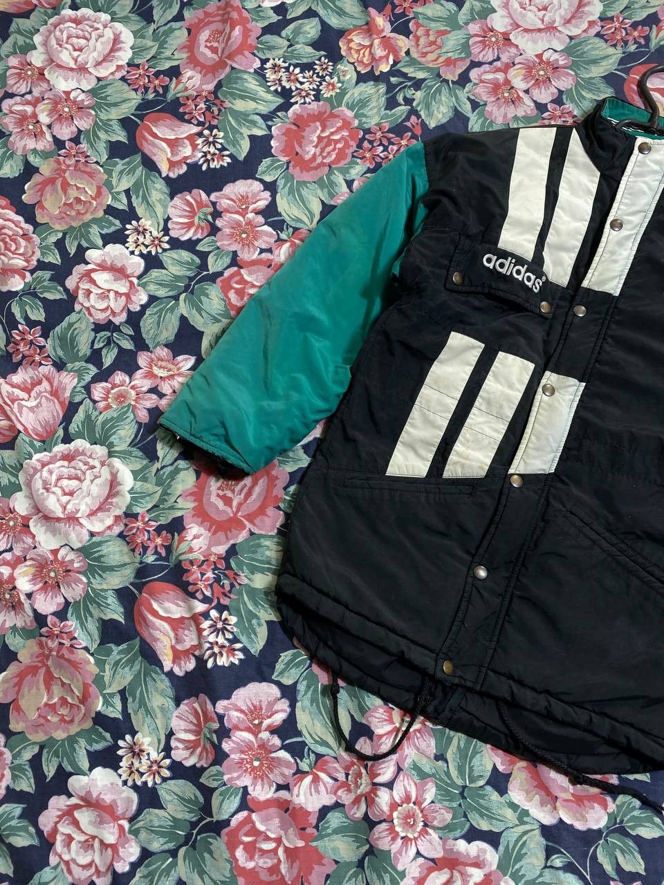 Adidas × Vintage Vintage Adidas 3 Stripes Windbreaker Jacket Size US S / EU 44-46 / 1 - 25 Thumbnail