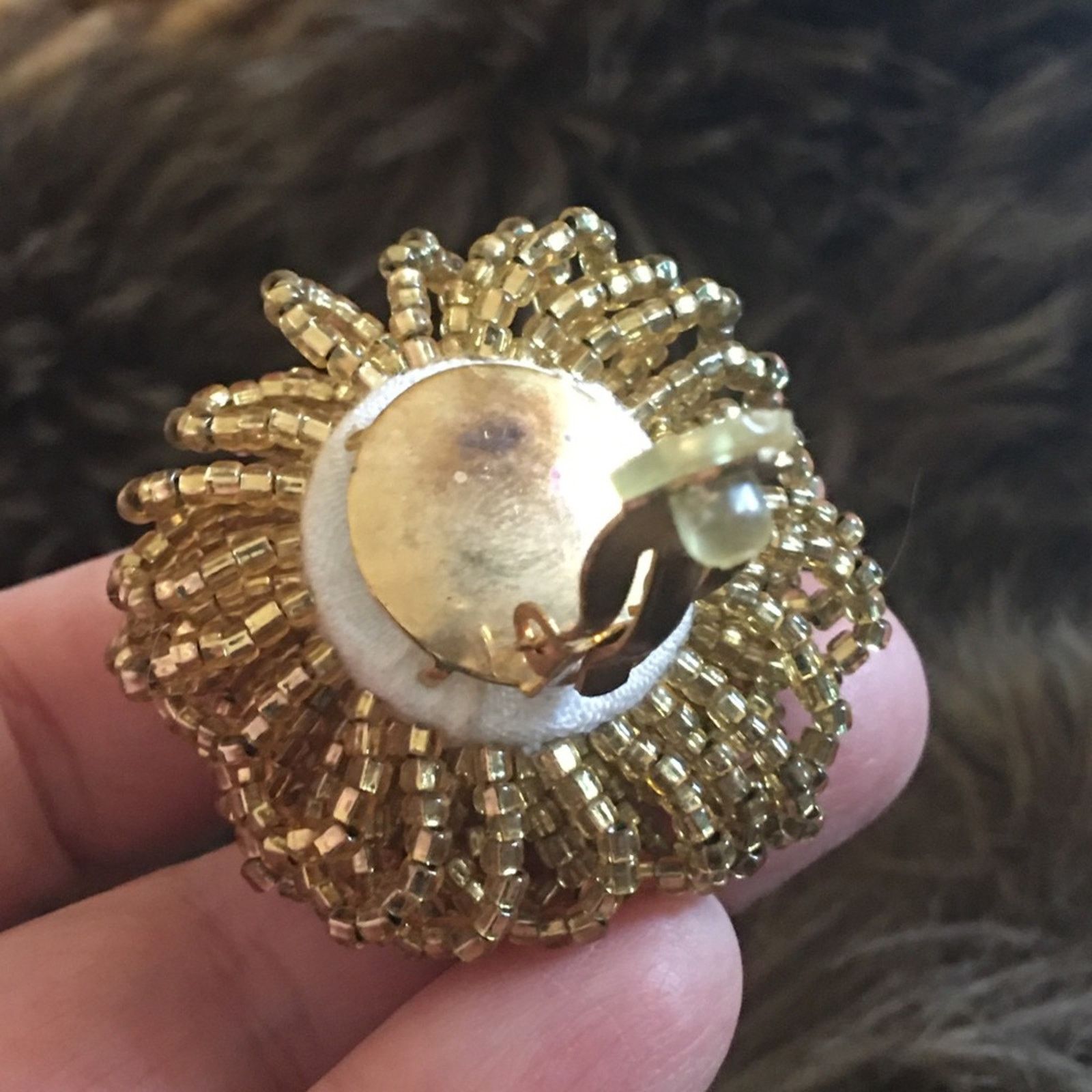 Vintage Vintage gold tone seed bead cluster clip earrings Size ONE SIZE - 4 Thumbnail