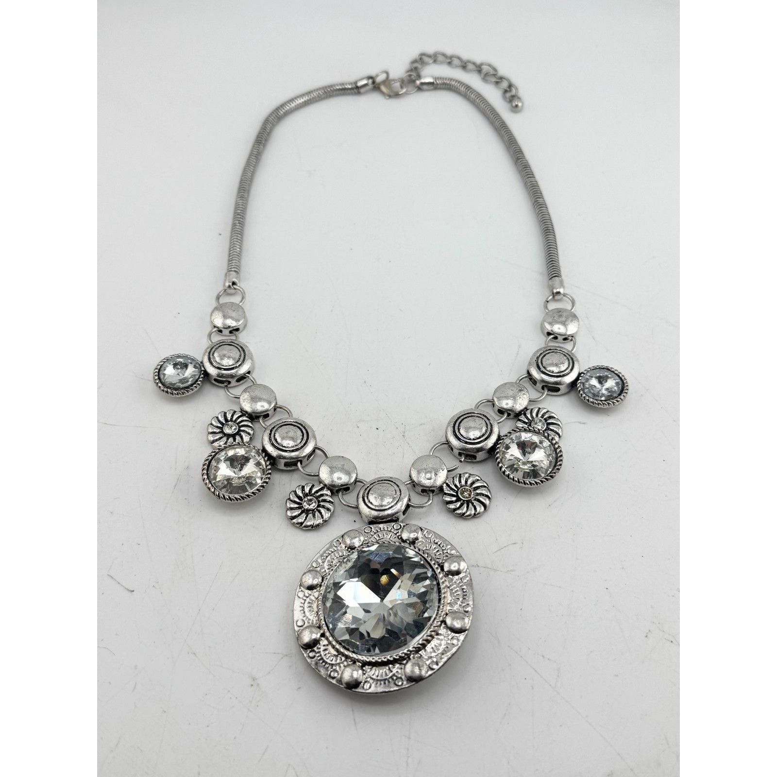 Vintage Vintage rhinestone flower collar necklace Size ONE SIZE - 2 Thumbnail