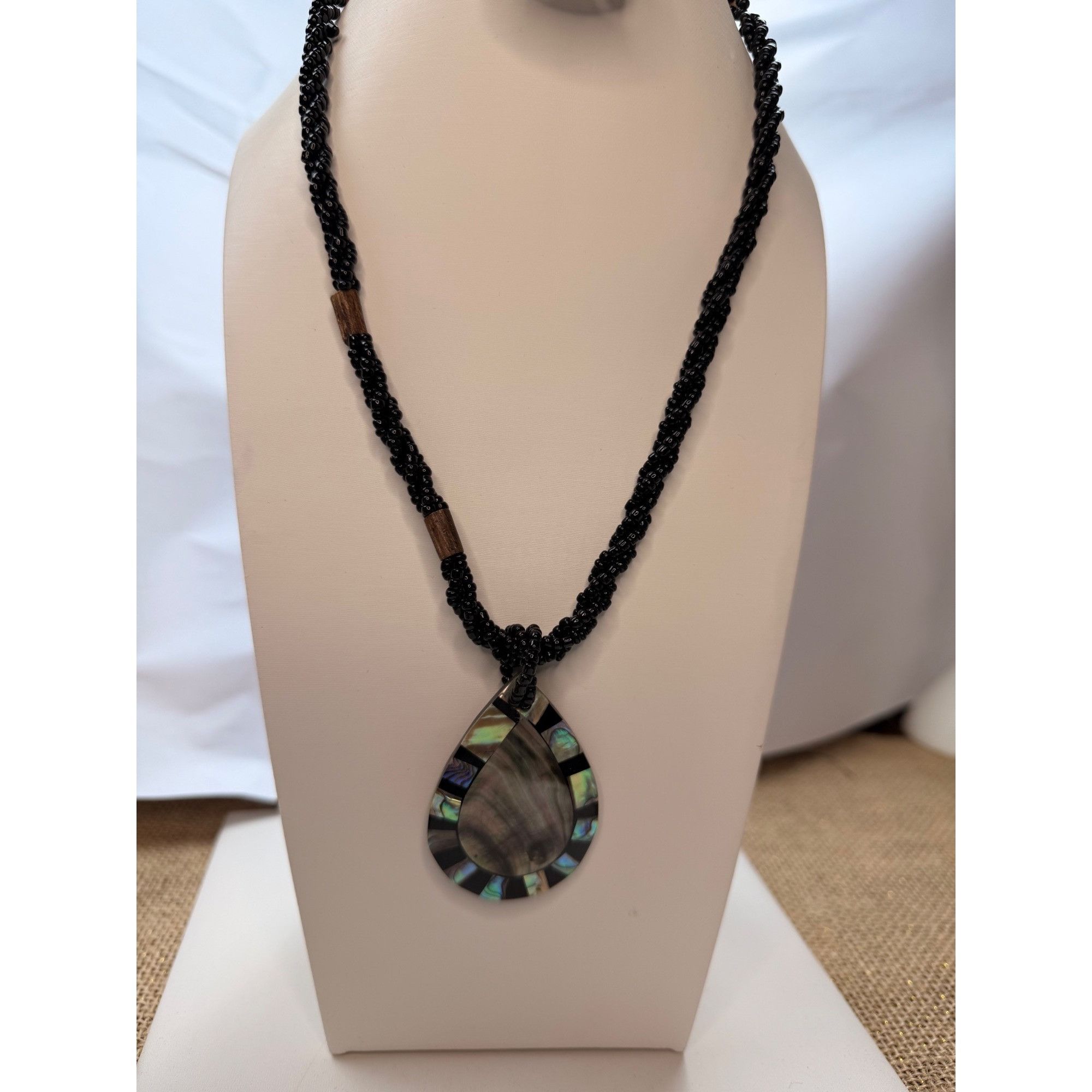 Other Abalone shell pendant necklace with teardrop shape Size ONE SIZE - 6 Thumbnail