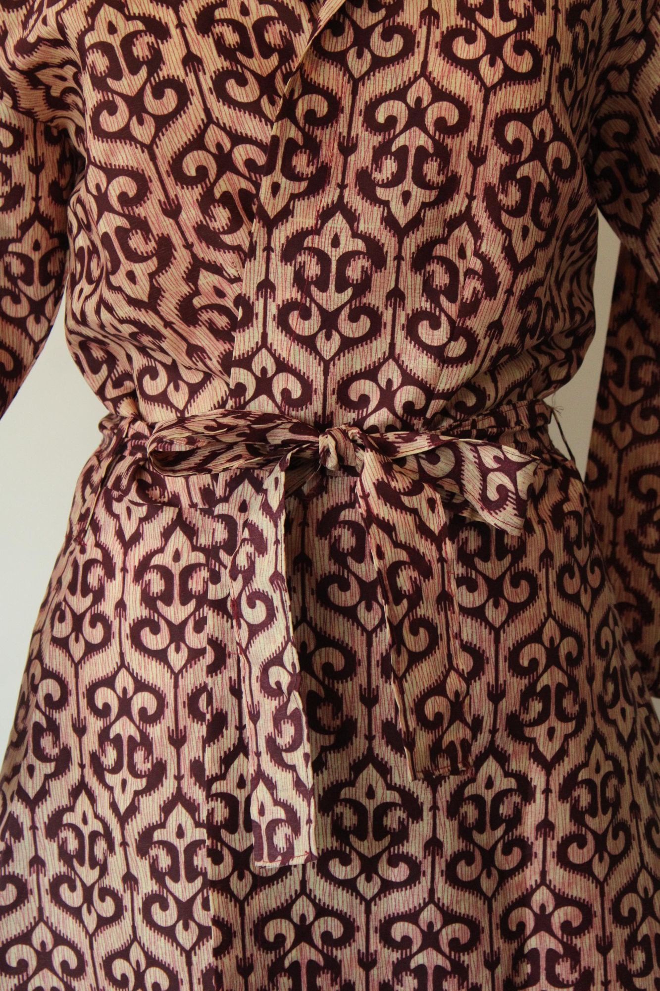 Vintage Vintage 1960s 1970s Dress, Burgundy and Ivory Batik Ethnic P Size M / US 6-8 / IT 42-44 - 4 Thumbnail