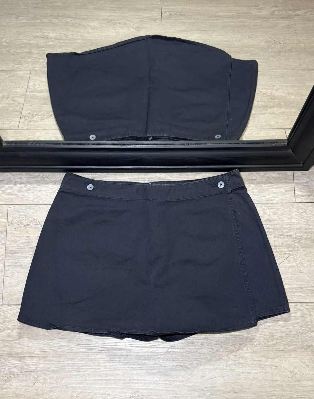 Calvin Klein Y2K 2000s Calvin Klein Mini Skirt Cover Denim Shorts Size 32" / US 10 / IT 46 - 2 Thumbnail