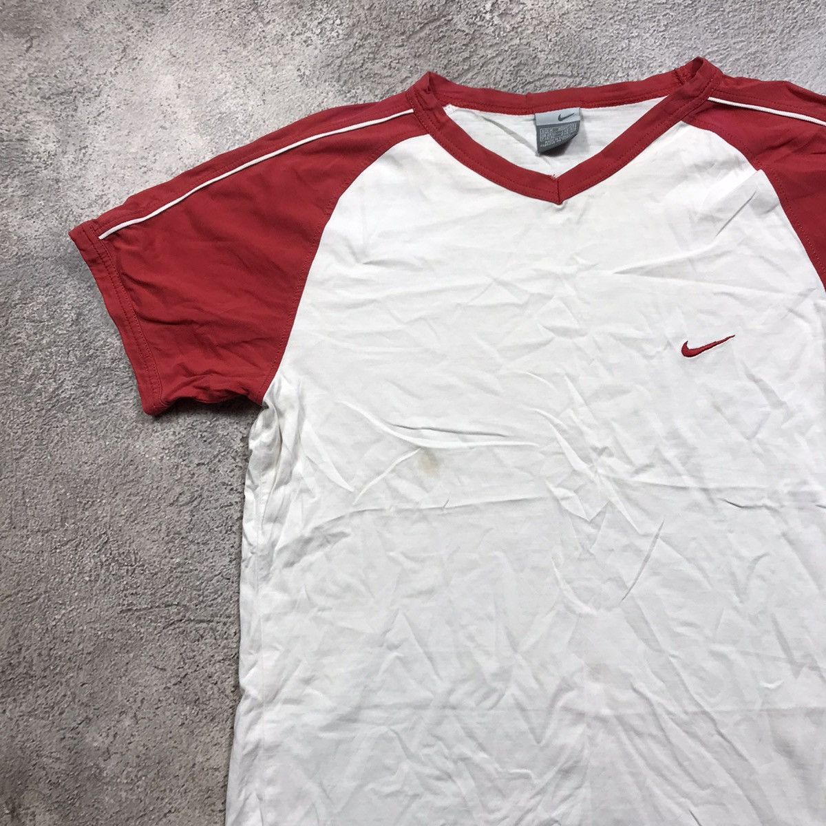Vintage Vintage Nike Raglan Swoosh Tee Sun Faded Streetwear 90s M Size US M / EU 48-50 / 2 - 2 Thumbnail
