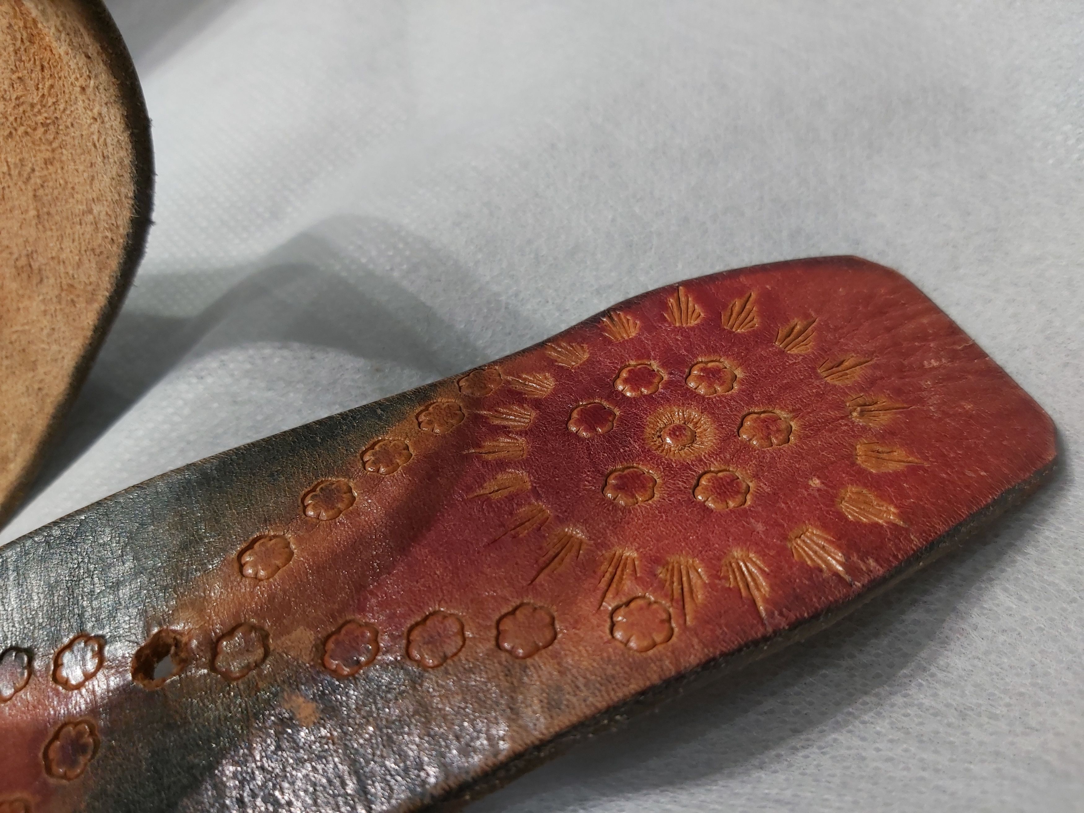 Vintage Wide red embossed mandala leather belt Size ONE SIZE - 8 Thumbnail