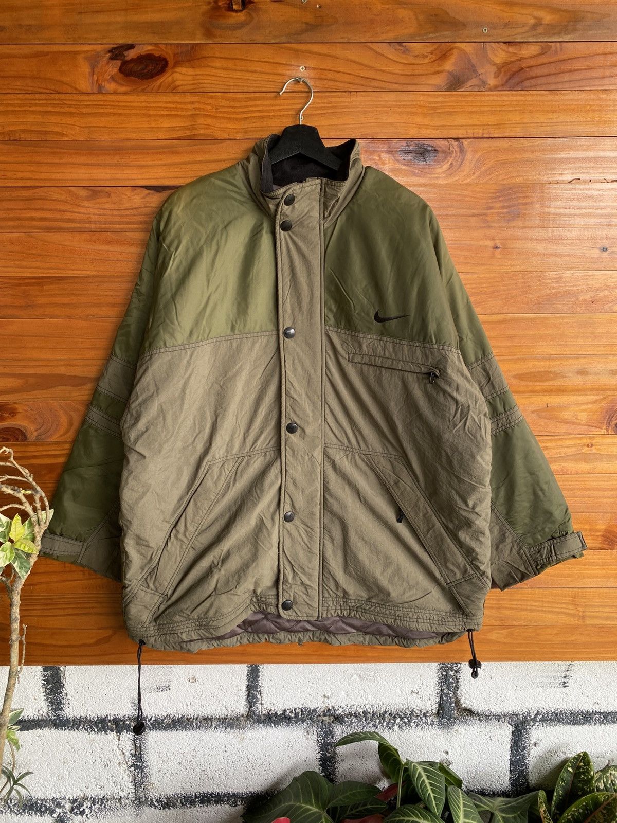 Nike Vintage Nike Two-Tone Quilted Insulated Olive Green & Khaki Size US XL / EU 56 / 4 - 3 Thumbnail