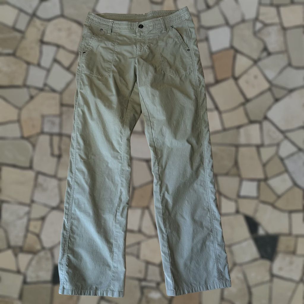 Vintage Kuhl Hiking Pants Women’s 10 Reg Tan Solid Embroidered Logo Pockets Straight Leg Chino Regular Rise Mid-20? Size 32" / US 10 / IT 46 - 1 Thumbnail