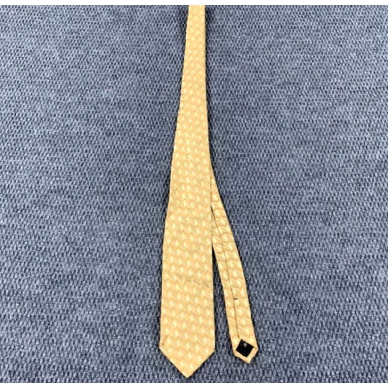 Ermenegildo Zegna VINTAGE Ermenegildo Zegna Necktie 100% Silk Gold Geometric Pattern Tie Mens 58" Gold Geometric Designer Pattern Abstract 3.5" Wide Outlook Size ONE SIZE - 3 Thumbnail