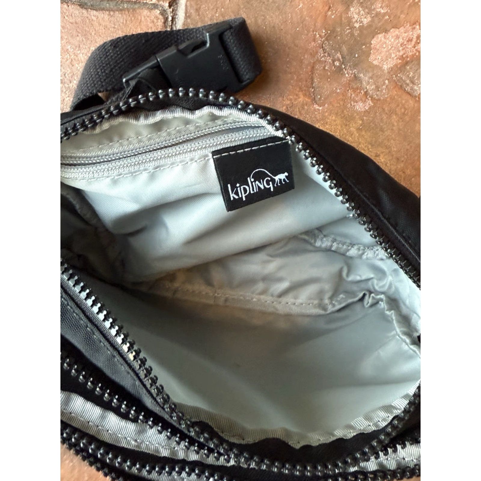 Vintage VINTAGE Kipling Pria Waist Belt Bag Black Crinkle Nylon Fanny Pack Crossbody Bag Unisex Adults Small Travel Size ONE SIZE - 3 Thumbnail