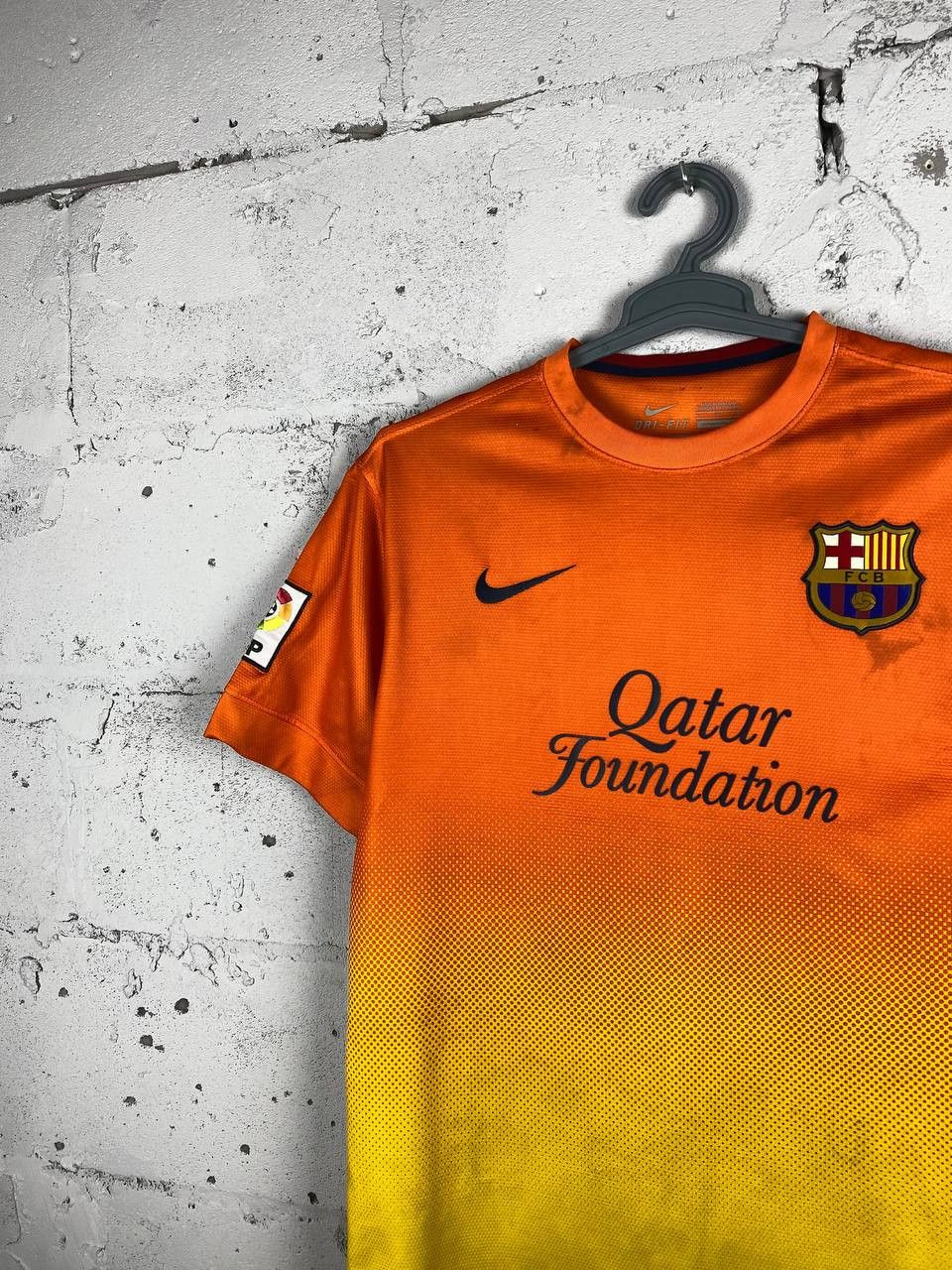 Nike Nike Barcelona 2012 2013 Away Football Shirt Soccer Jersey Size US L / EU 52-54 / 3 - 4 Thumbnail