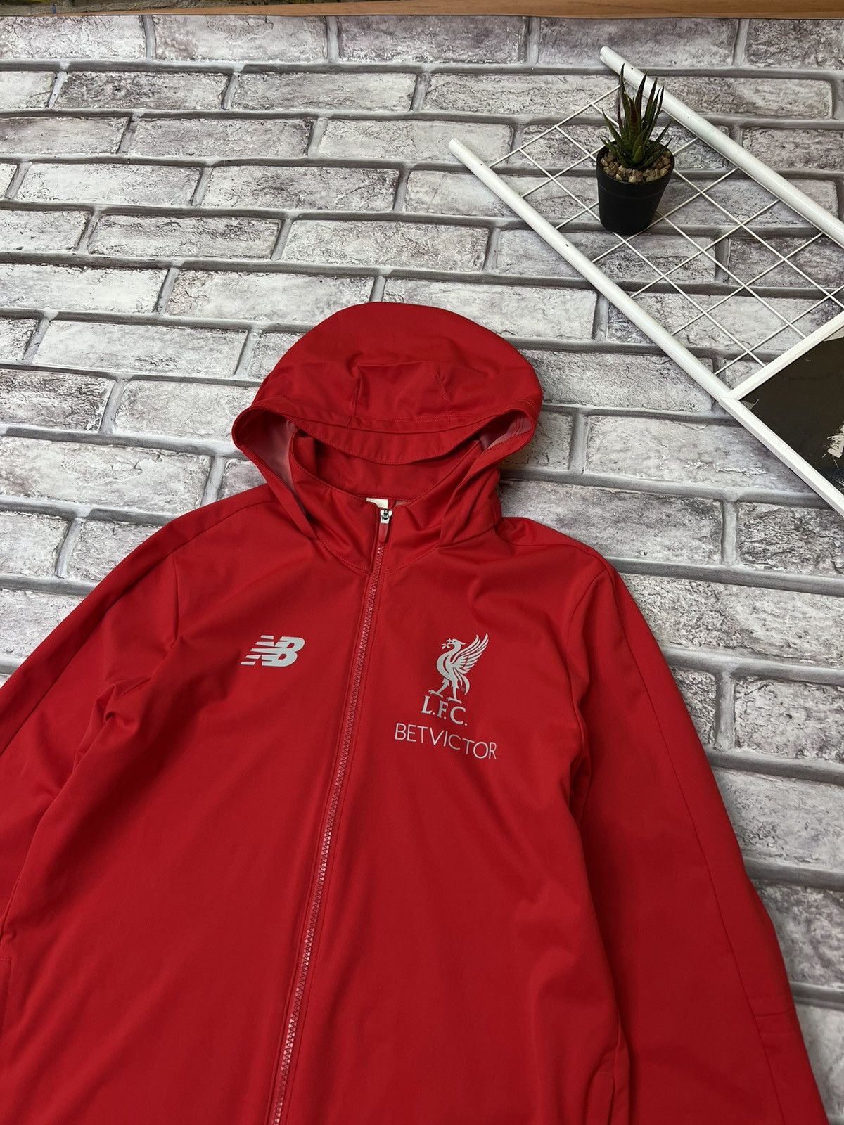 New Balance New Balance Liverpool Jacket Soccer Training 2018/2019 Size US M / EU 48-50 / 2 - 3 Thumbnail