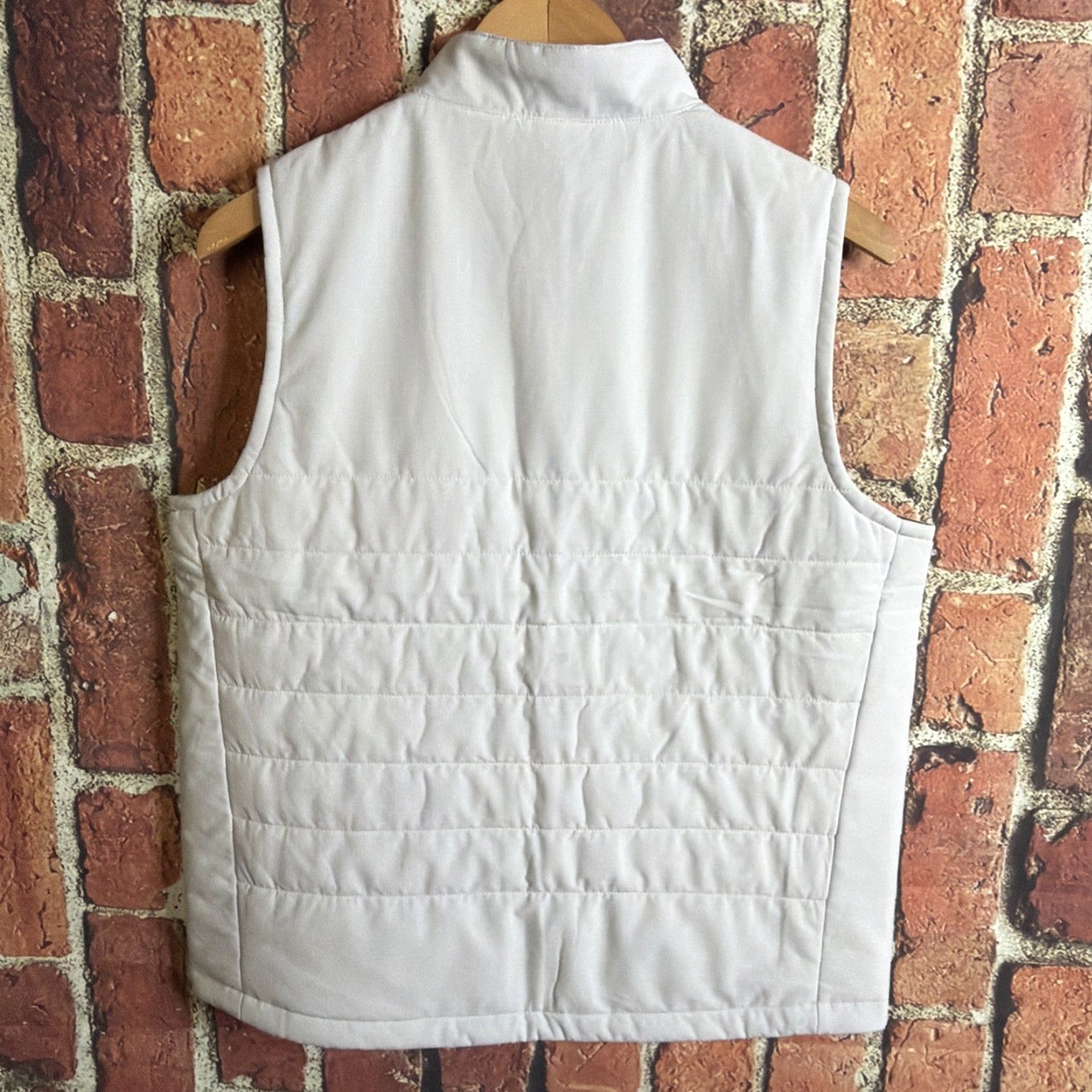 TravisMathew Travis Mathew Vest Men M Cold Bay Embroidered Logo Gray Zip Full Zip Insulated Pockets Stand-Up Collar Outdoor Hiking NWT INTEL Vintage No N/A Size US M / EU 48-50 / 2 - 4 Thumbnail