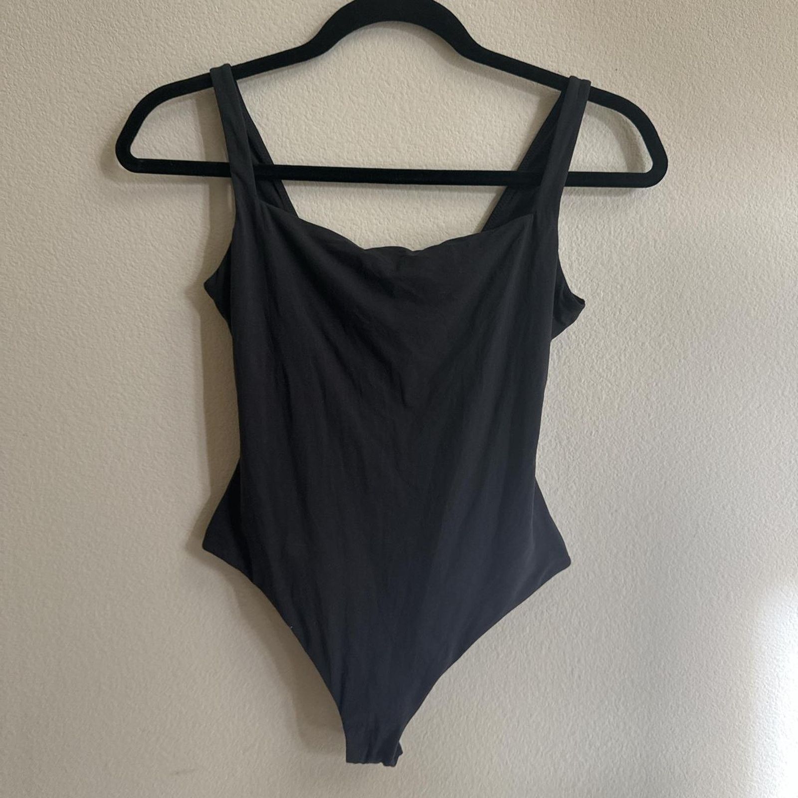 SKIMS Nwt skims fit everybody bodysuit - Onyx M Size M / US 6-8 / IT 42-44 - 1 Thumbnail