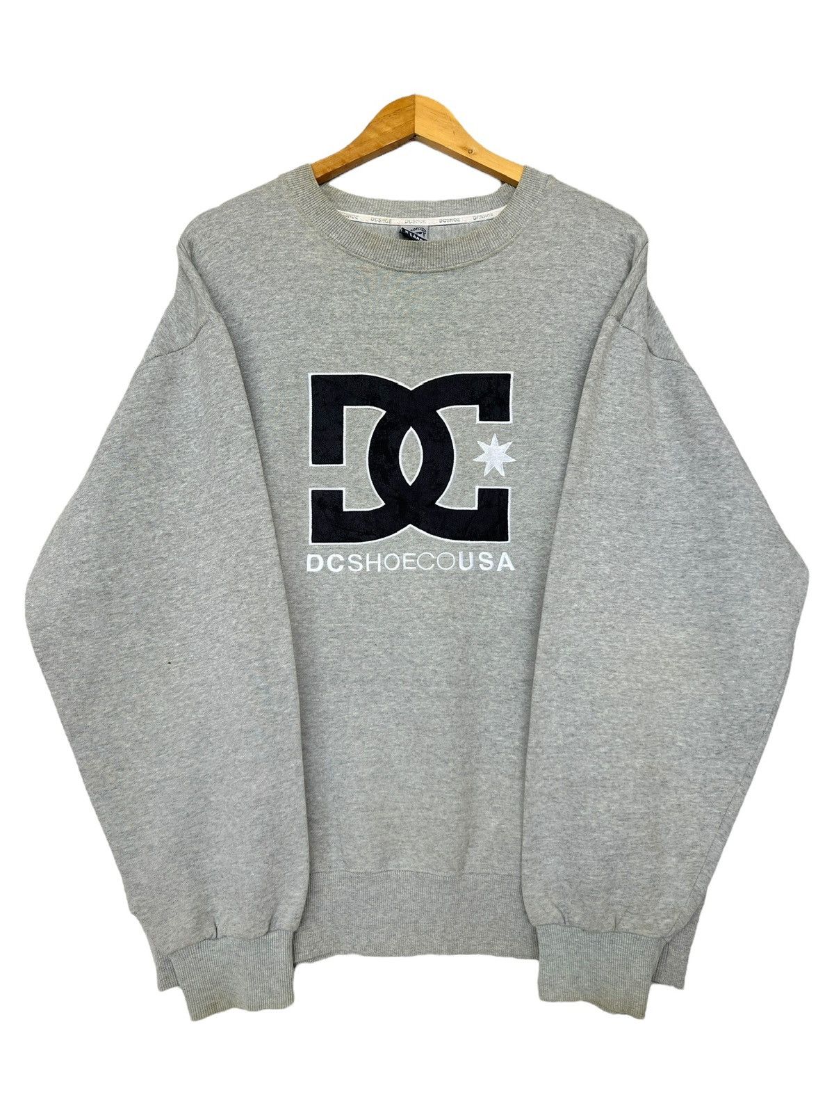 Vintage Vintage Y2K DC Shouse Big Embroidered Baggy Boxy Sweatshirt Size US L / EU 52-54 / 3 - 1 Thumbnail
