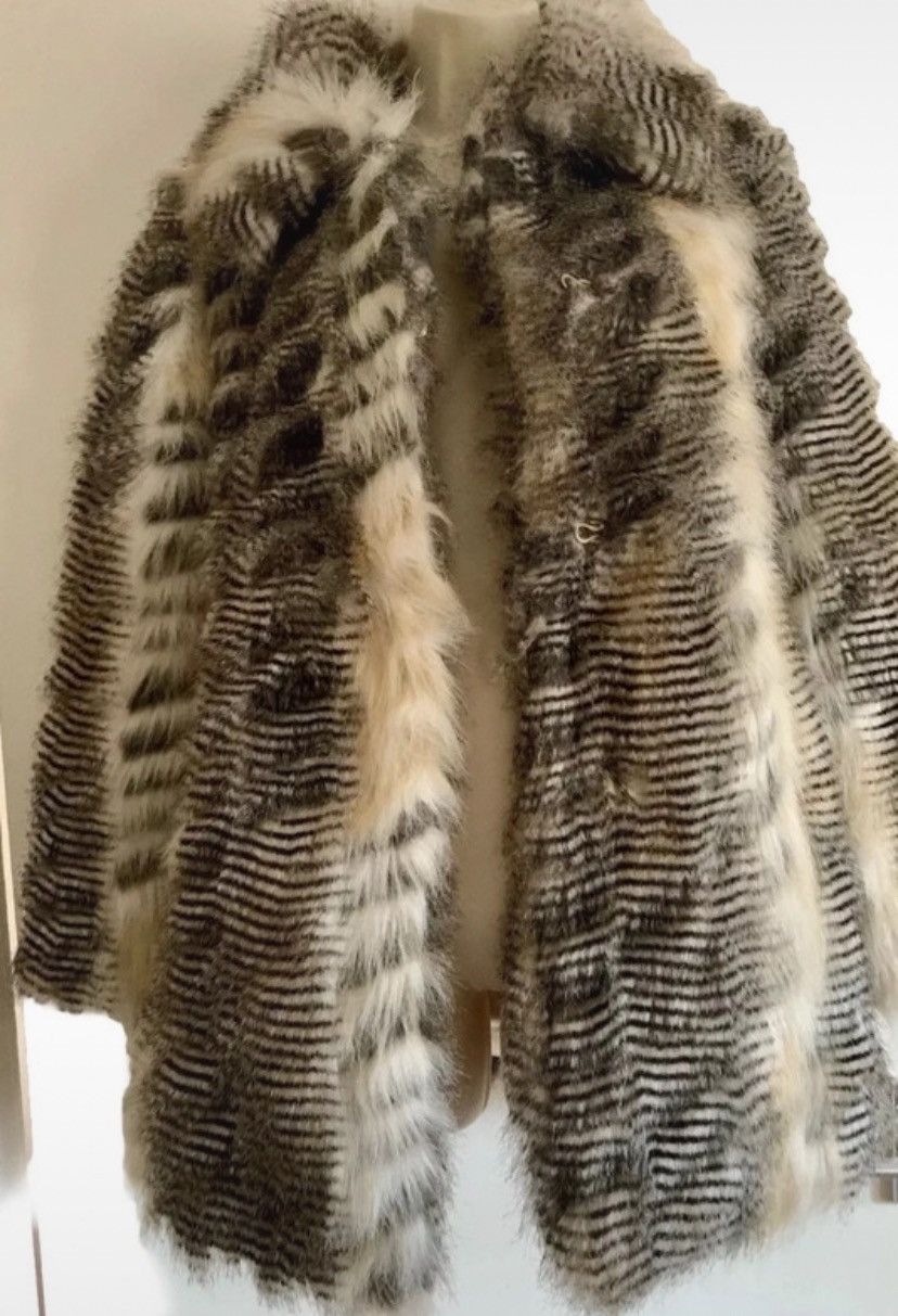 Other Miss Selfridge coat Size S Faux Fur Vegan Fur Retro y2k Size S / US 4 / IT 40 - 2 Thumbnail