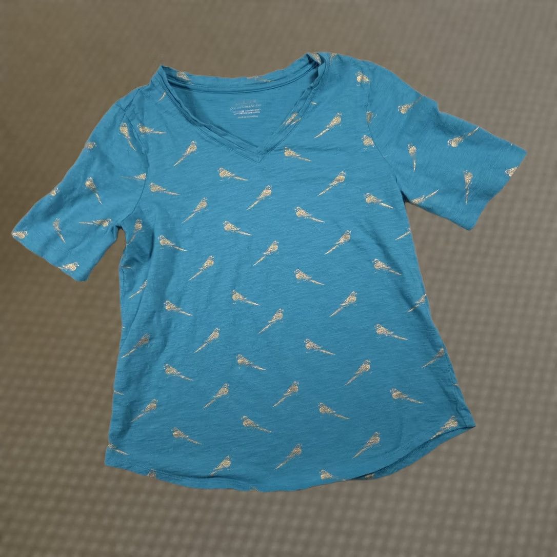 Vintage Chicos Shirt Womens Medium Blue Gold Bird Print V Neck Ultimate Tee Short Sleeve Size M / US 6-8 / IT 42-44 - 1 Thumbnail