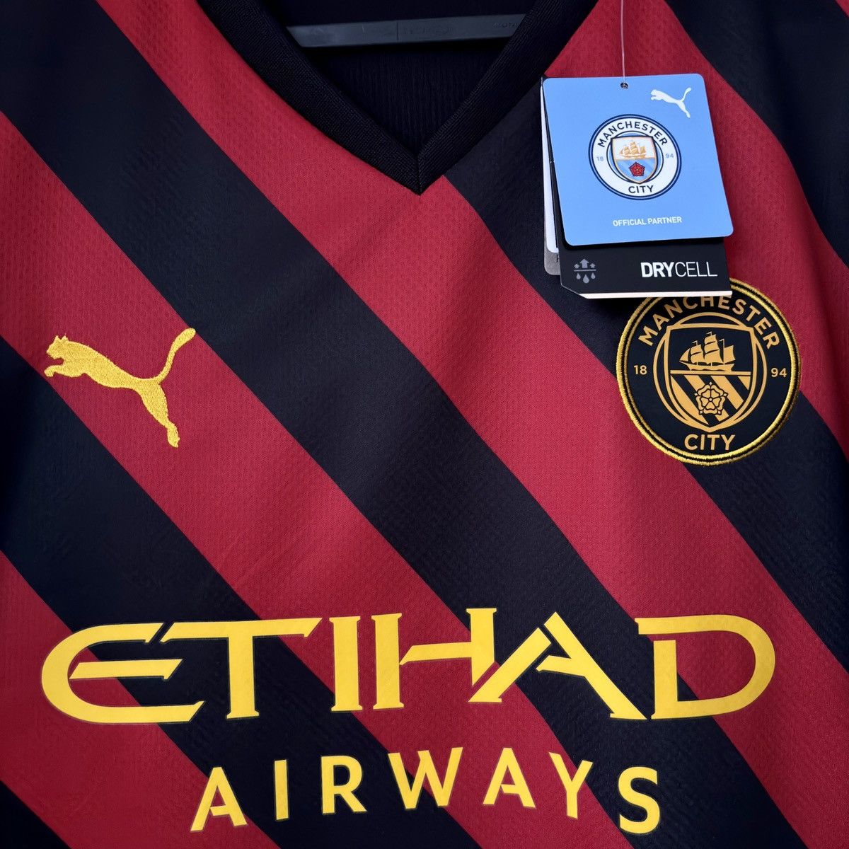 Puma NEW 2022 2023 Manchester City Puma Away Soccer Jersey Shirt Size US L / EU 52-54 / 3 - 4 Thumbnail