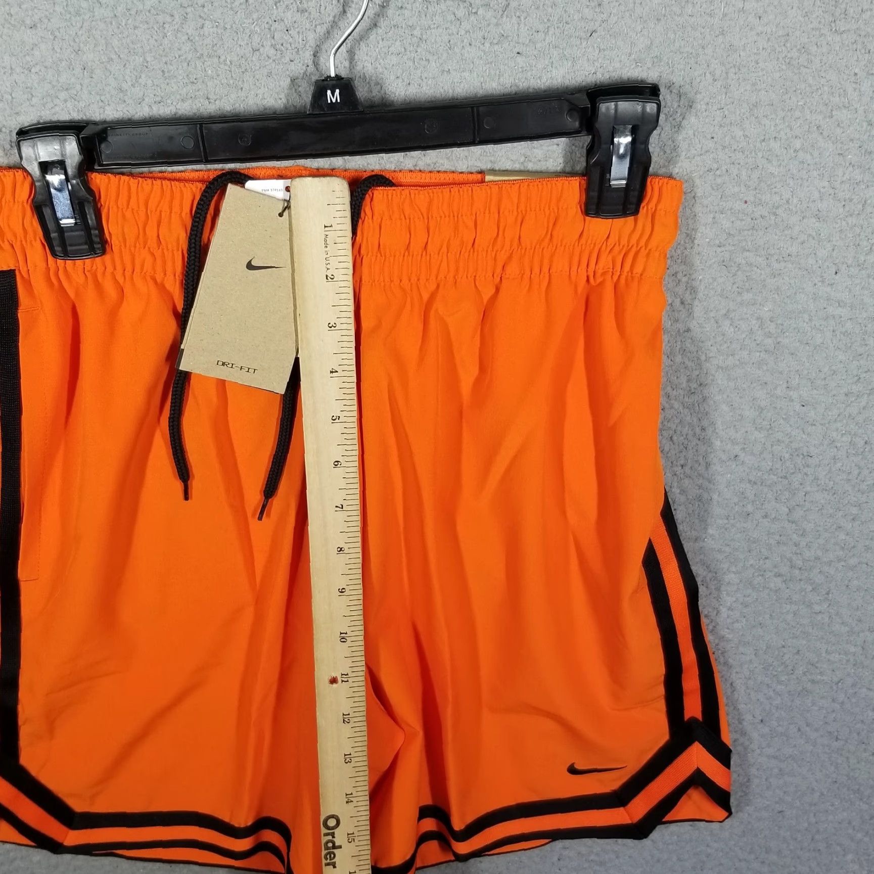 Nike Nike DNA Men's Dri-FIT 6" UV Woven Basketball Shorts Small FN2659-819 SAMPLE Size US 29 - 6 Thumbnail