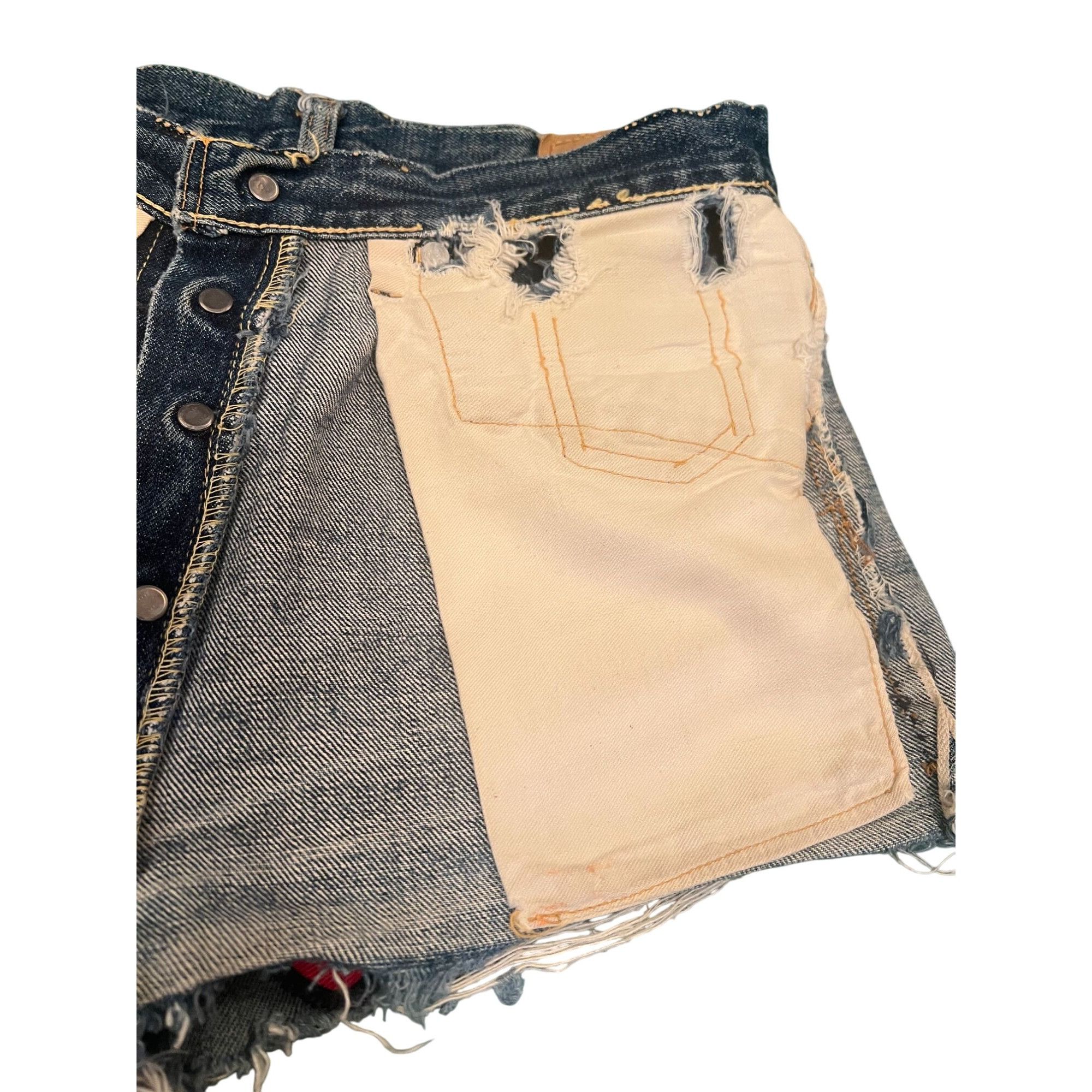 Levi's Vintage Levis Distressed Denim Shorts W/ Rolling Stones Patc Size 28" / US 6 / IT 42 - 3 Thumbnail