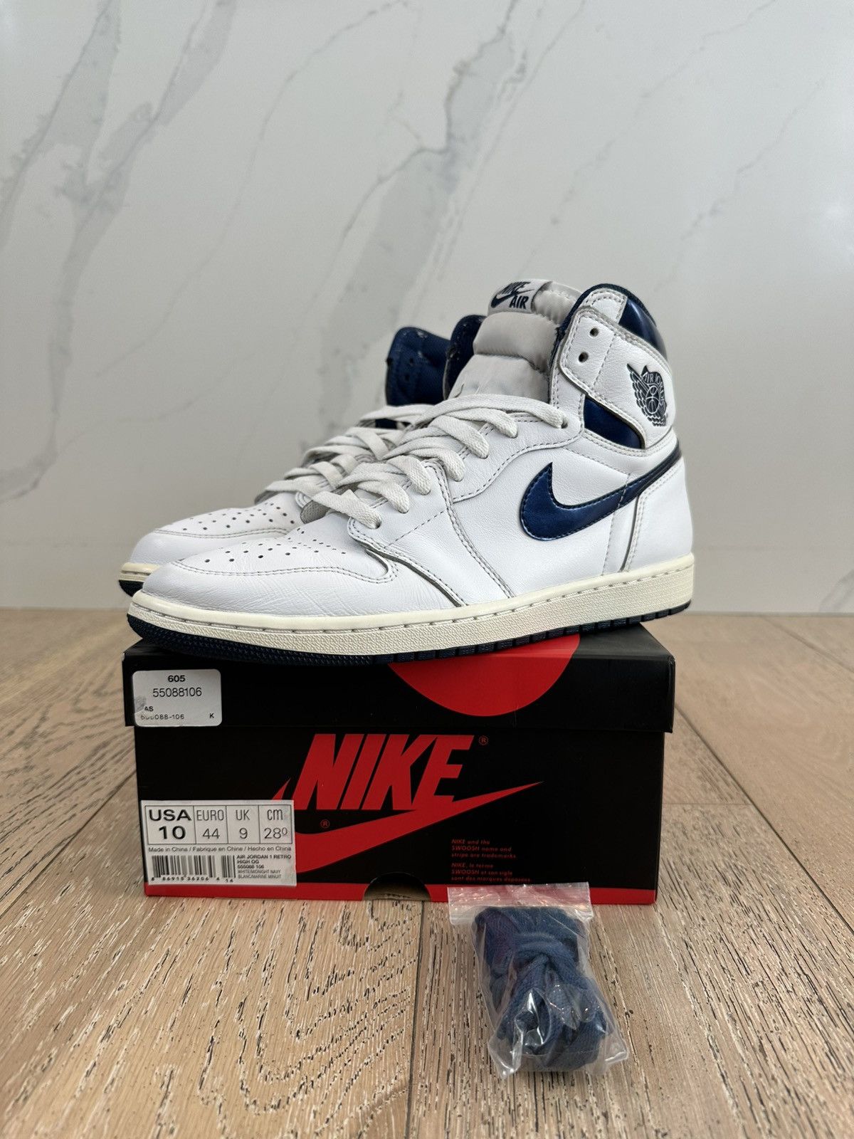 Jordan Brand Jordan 1 Retro Metallic Navy 2016 Size US 10 / EU 43 - 1 Thumbnail