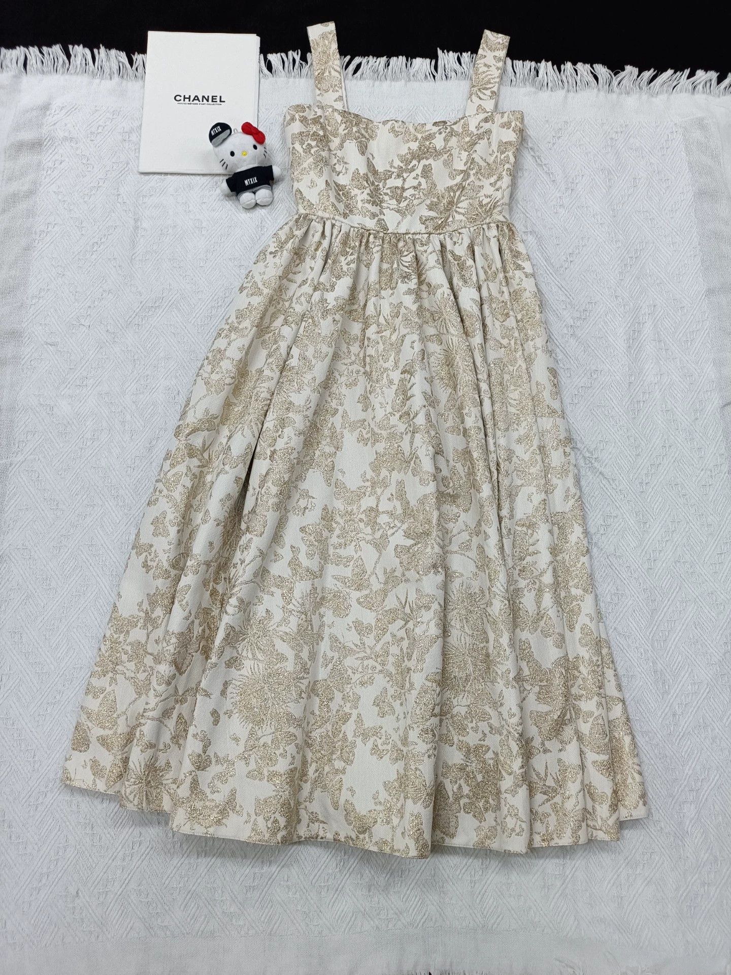 Dior Dior White Platinum Bow Embroidered Long Gown FR38 No Belt Size S / US 4 / IT 40 - 1 Thumbnail