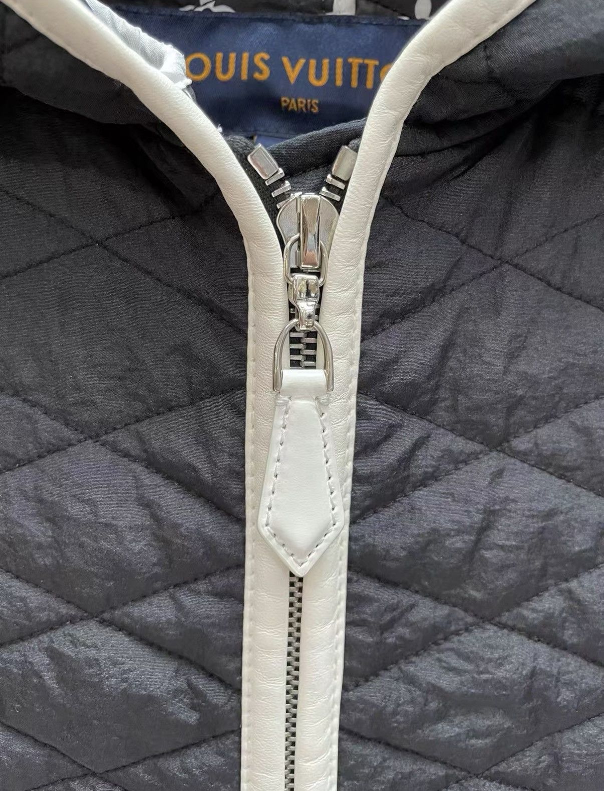 Louis Vuitton Louis Vuitton Classic Quilted Hooded Cotton Jacket J33 Size XXS / US 00 / IT 34 - 2 Thumbnail