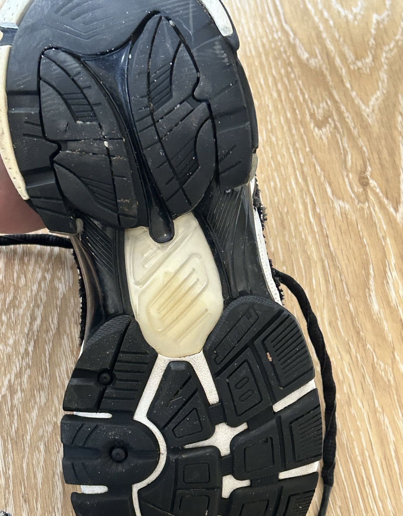 Balenciaga Balenciaga Track Runner Sneakers Black and White Size 38 Size US 6 / EU 39 - 8 Thumbnail