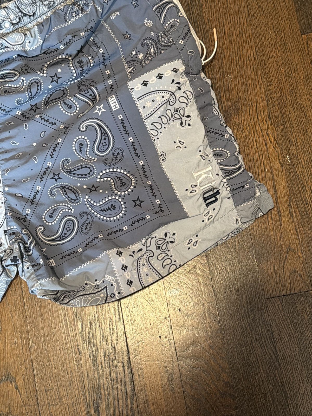 Kith Kith Bandana Swim Shorts Size 30 Size US 30 / EU 46 - 2 Thumbnail