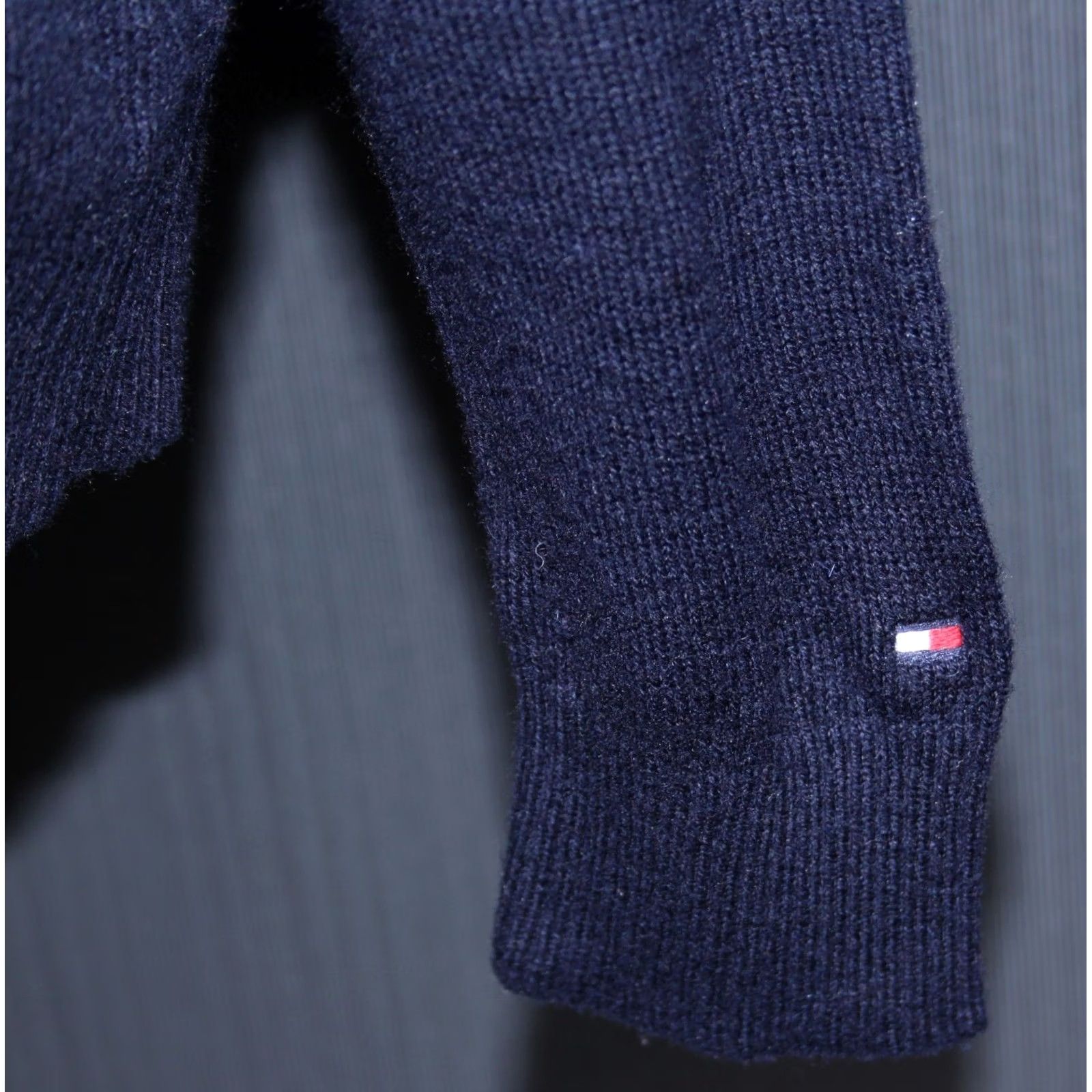 Tommy Hilfiger Tommy Hilfiger mens jumper sweater pulover Size L Soft Lambswool Black Size US L / EU 52-54 / 3 - 2 Thumbnail