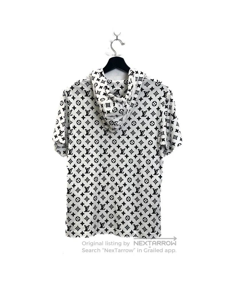 Louis Vuitton Louis Vuitton Full logo hooded short sleeves Size US M / EU 48-50 / 2 - 2 Thumbnail