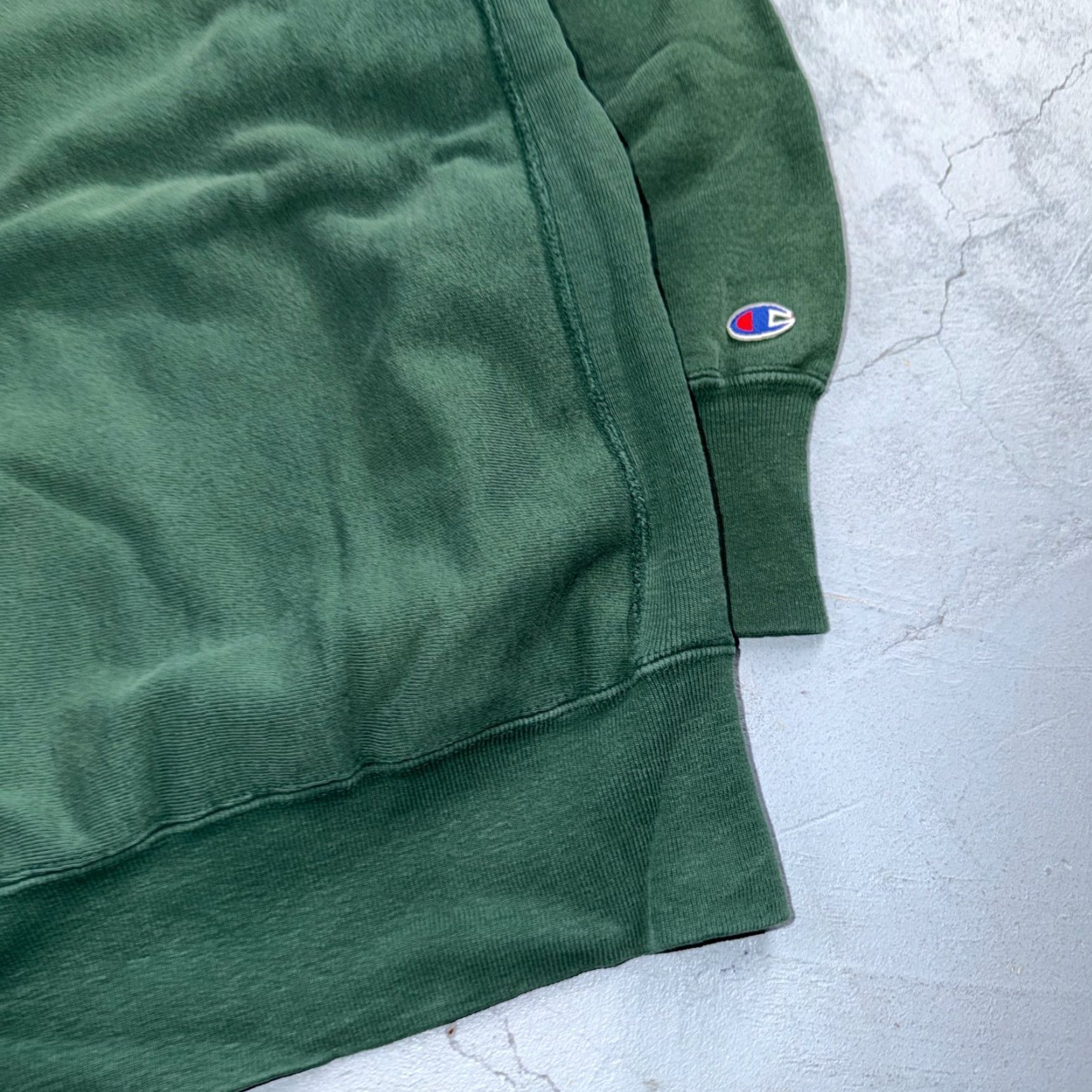 Champion VINTAGE Champion Sweatshirt USA Green Reverse Weave XL Crew Neck Long Sleeve Gusset Jumper 70s 90s College Logo Sports Men Size US XL / EU 56 / 4 - 2 Thumbnail