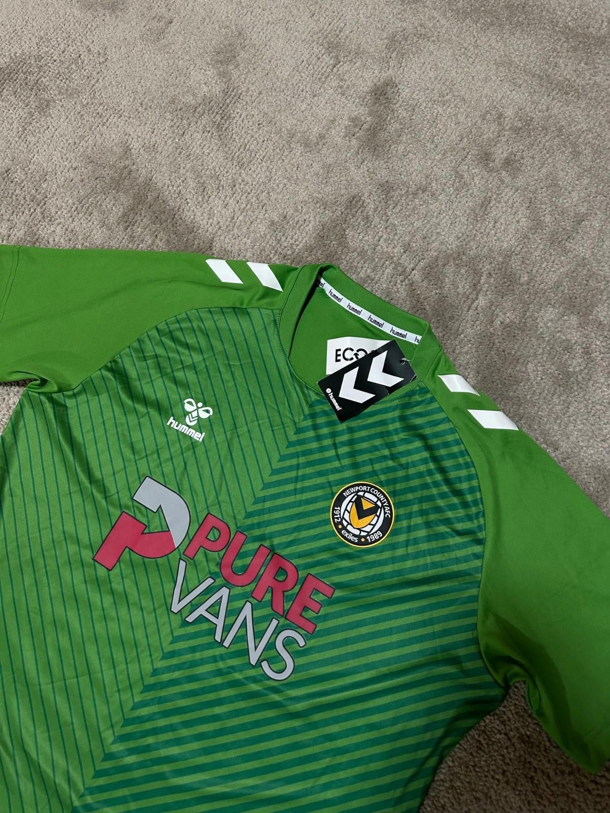 Hummel 2022-23 Newport County Goalkeeper Shirt Football Jersey Size US XL / EU 56 / 4 - 4 Thumbnail