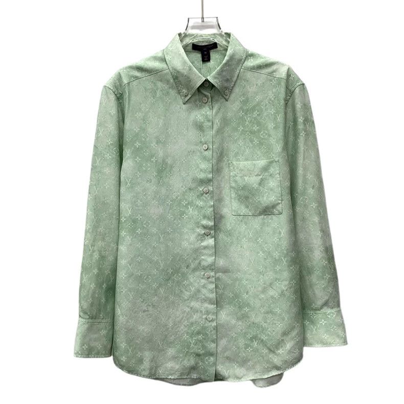 Louis Vuitton Louis Vuitton Light green logo, full print, mulberry silk Size XS / US 0-2 / IT 36-38 - 1 Thumbnail