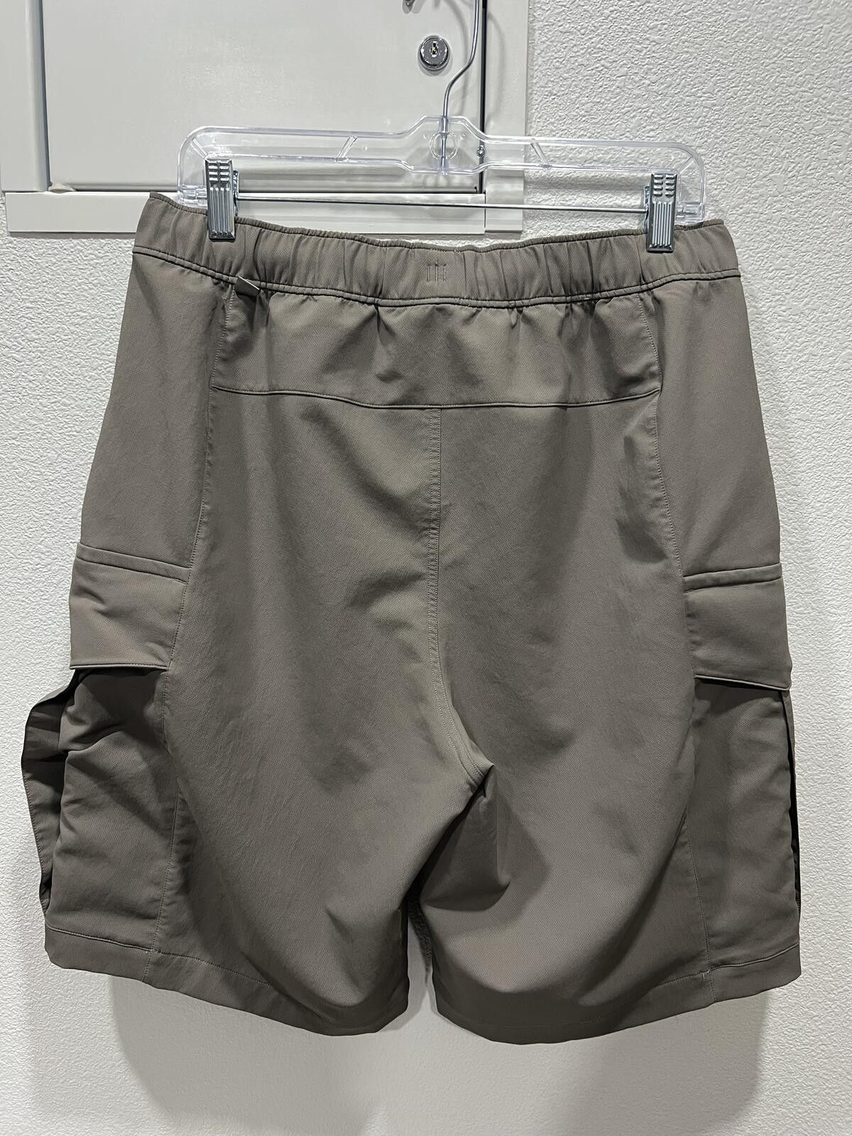 Lululemon Lululemon Cargo Shorts Size US 32 / EU 48 - 3 Thumbnail