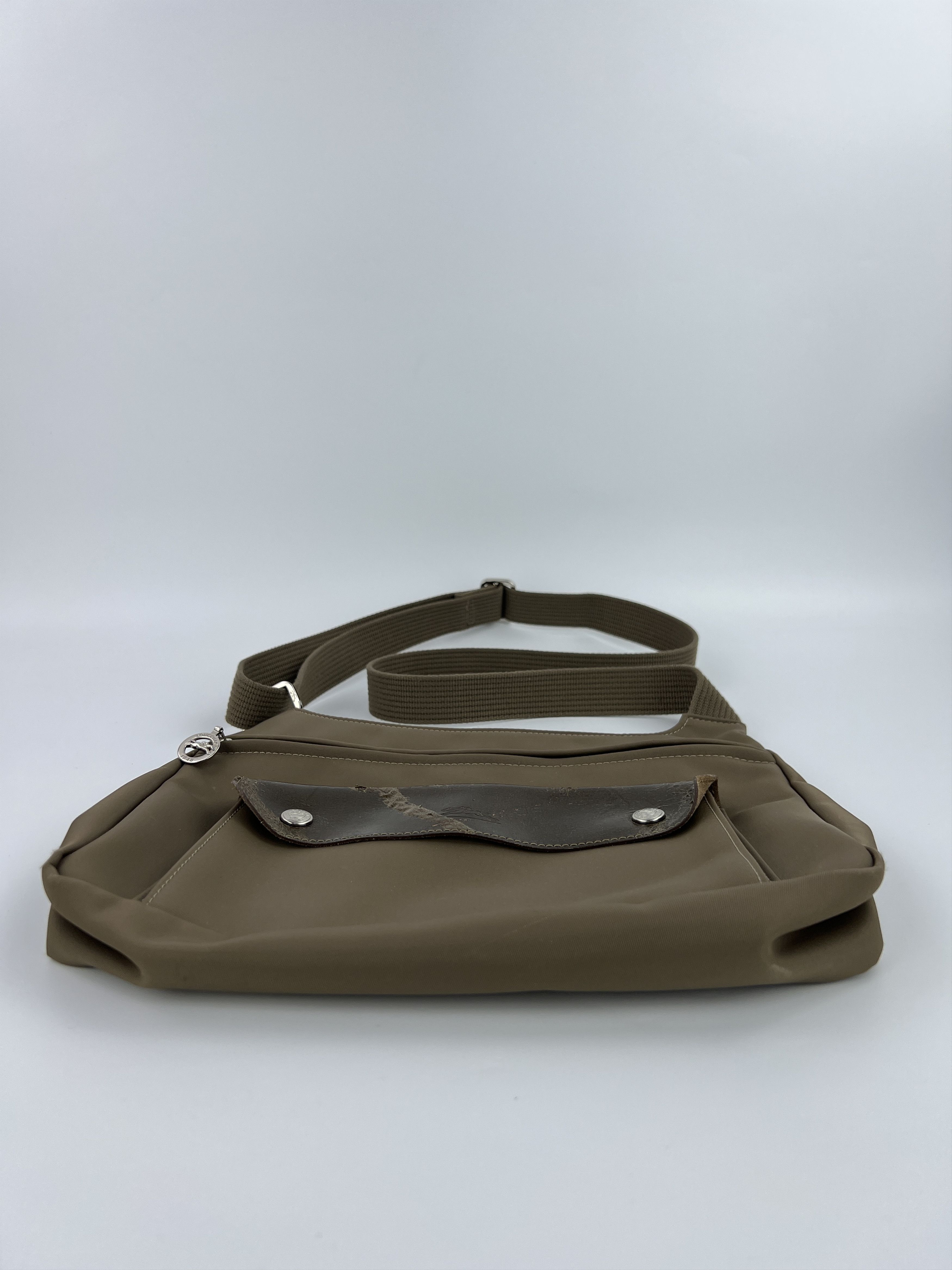 Longchamp × Vintage Vintage Longchamp Khaki Green Nylon Crossbody Bag Size ONE SIZE - 8 Thumbnail