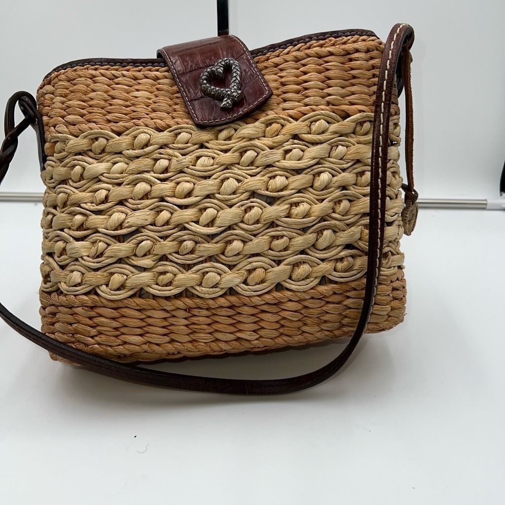 Brighton Brighton Vintage Straw and Wicker Shoulder Bag with Wicker Brighton Heart Bag Charm **see pics and description Size ONE SIZE - 2 Thumbnail