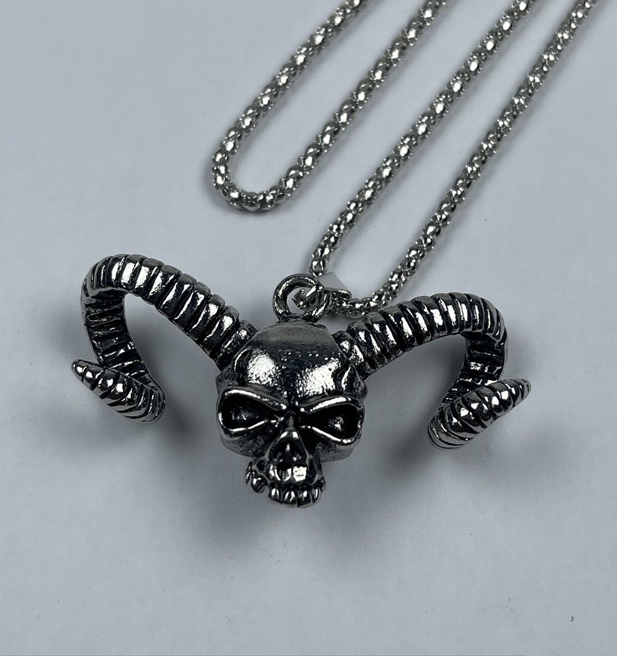 Seditionaries skull with horn necklace Size ONE SIZE - 2 Thumbnail