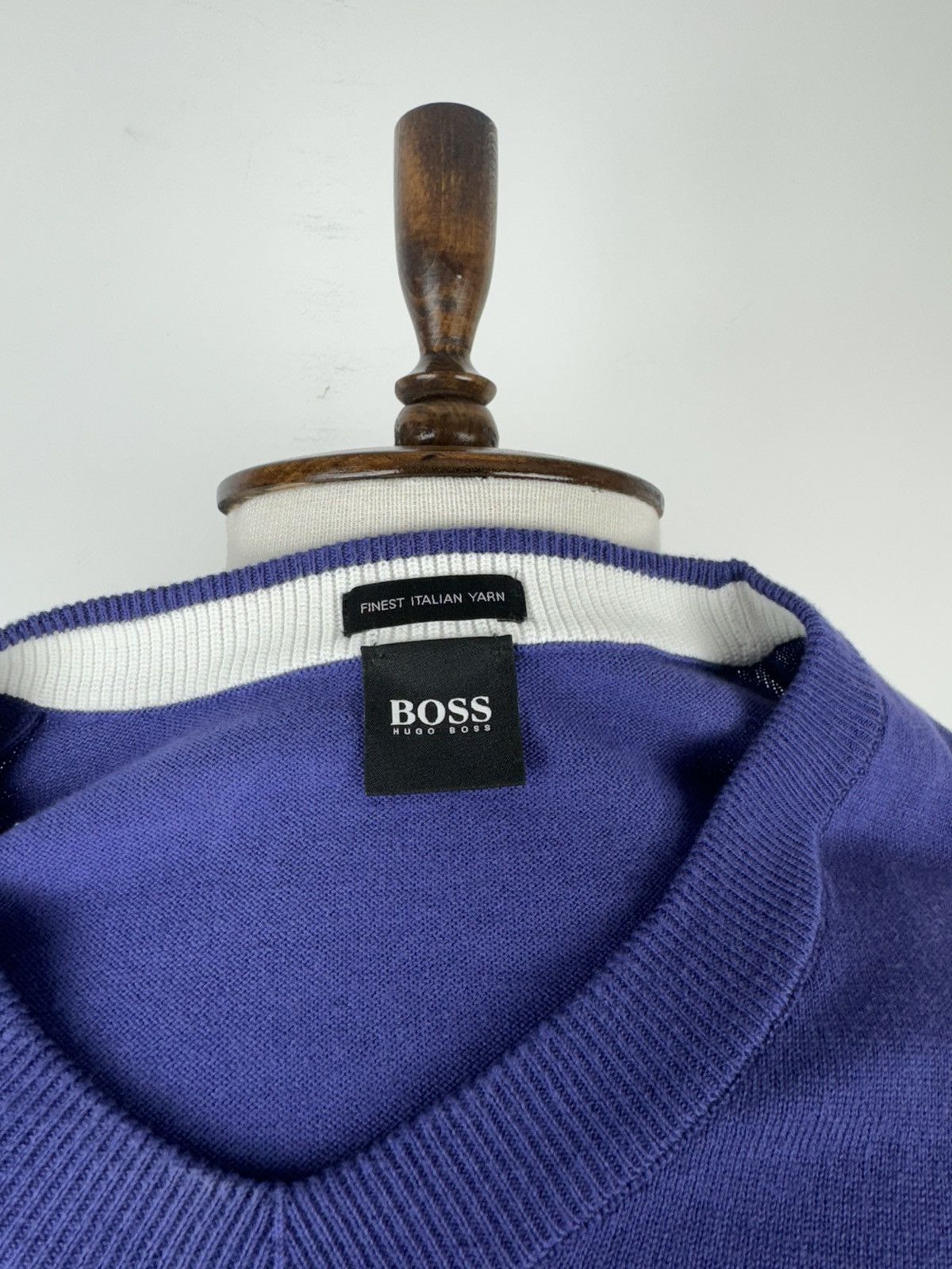 Hugo Men’s Hugo Boss V-Neck Wool Sweater Purple Jumper size L Size US L / EU 52-54 / 3 - 5 Thumbnail