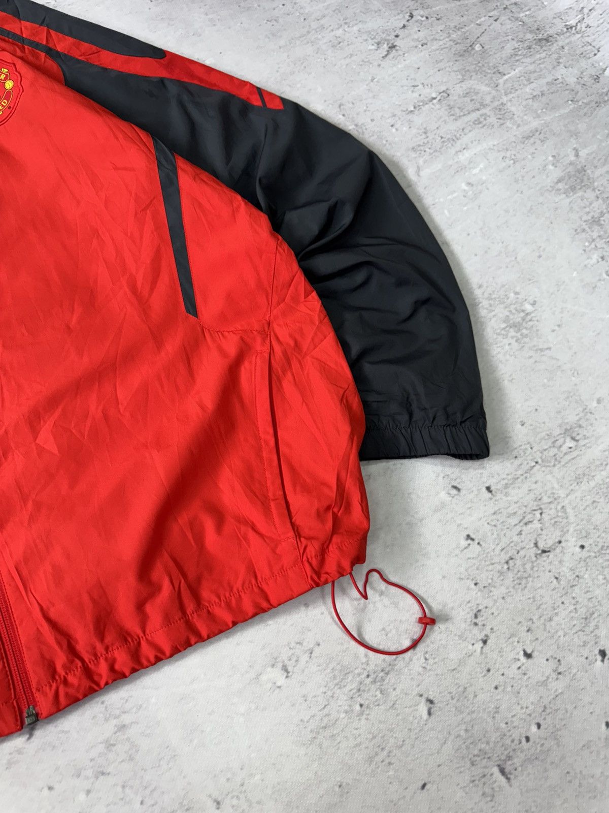 Nike × Vintage NIKE MANCHESTER UNITED VINTAGE BASIC LOGO BAGGY LIGHT JACKET Size US XL / EU 56 / 4 - 3 Thumbnail