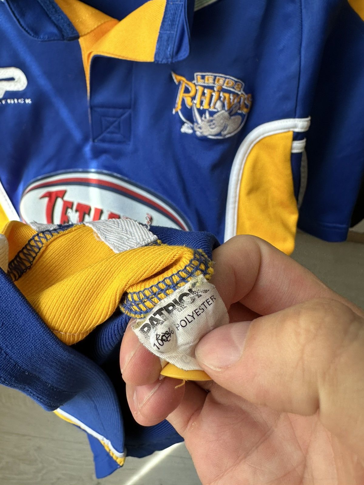 Vintage LEEDS RHINOS VINTAGE RUGBY JERSEY ENGLAND RUGBY JERSEY Size US M / EU 48-50 / 2 - 6 Thumbnail