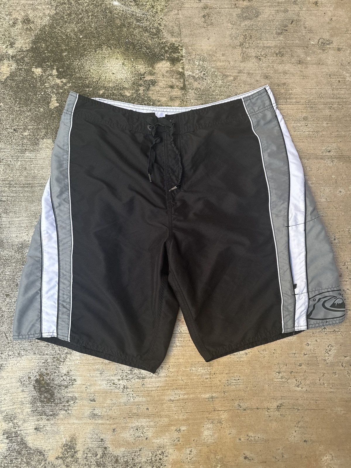 Quiksilver × Vintage Vintage 90s Baggy Black Quiksilver Core Shorts swim trunks Size US 36 / EU 52 - 1 Thumbnail