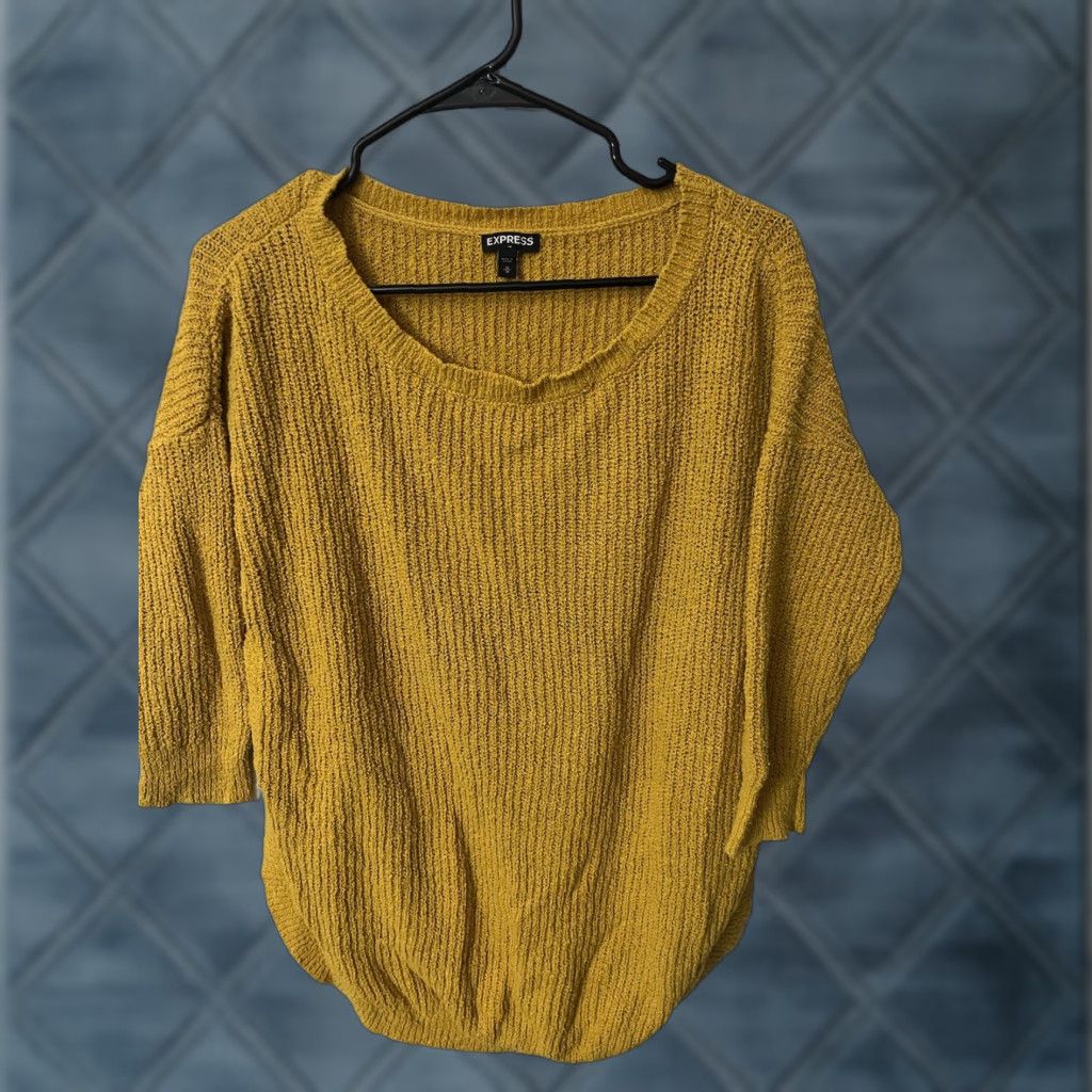 Express Express Womens Medium Yellow Round Neck Solid 3/4 Sleeve Sweater Top Solid Size M / US 6-8 / IT 42-44 - 1 Thumbnail