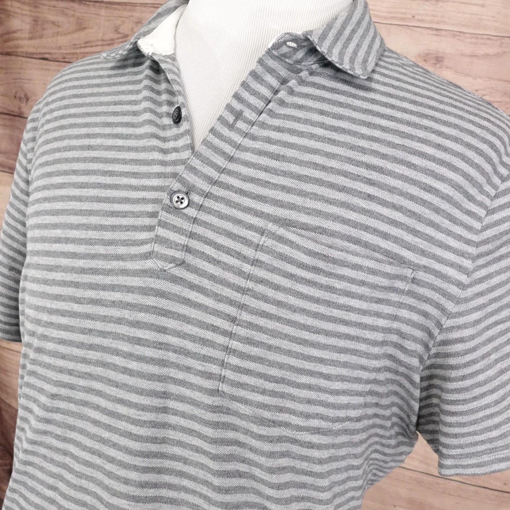 Banana Republic Banana Republic Polo Mens XL Gray White Striped Performance Pique Casual Size US XL / EU 56 / 4 - 2 Thumbnail