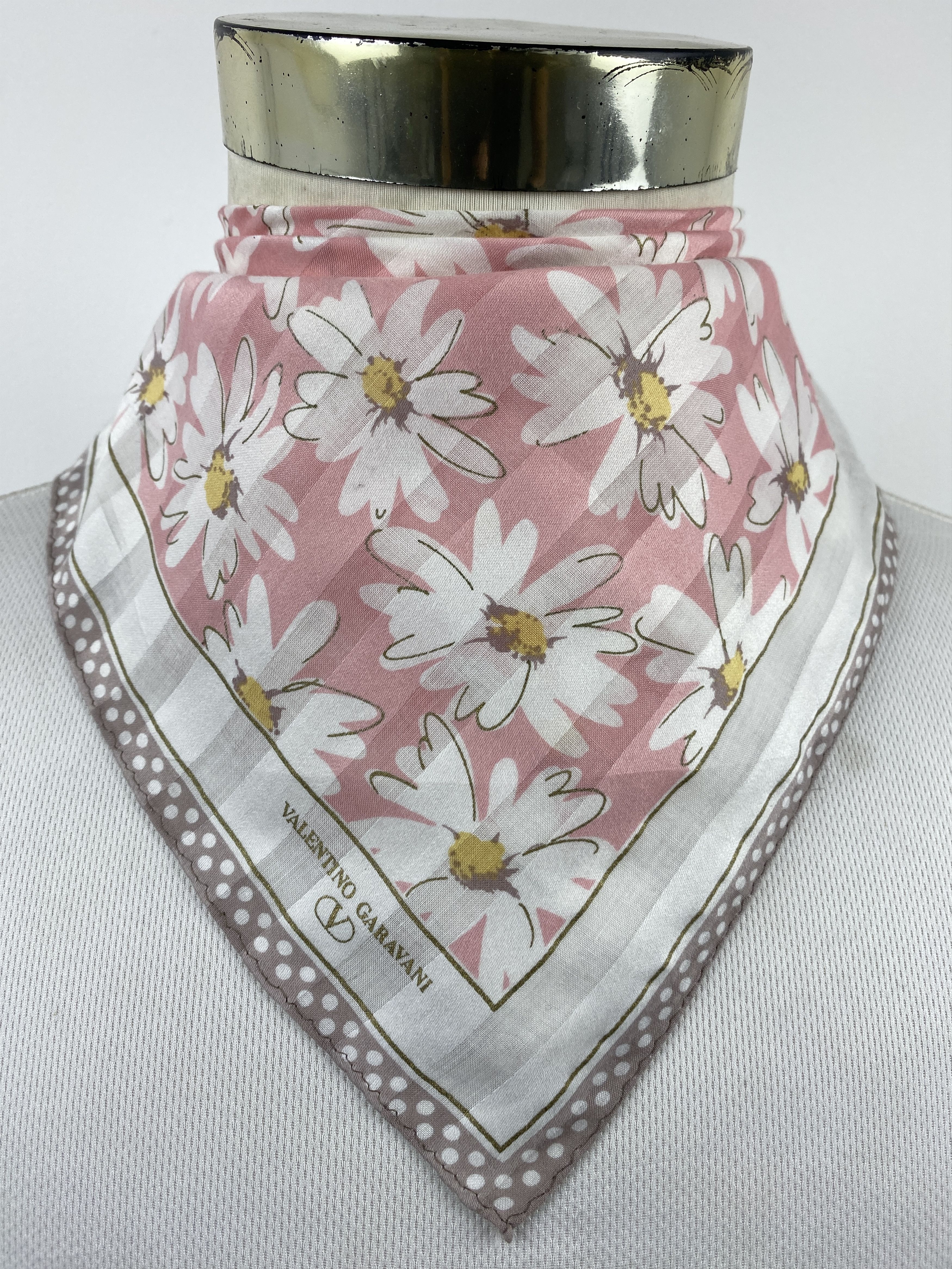 Valentino Valentino Garavani Handkerchief / Neckerchief HKC1116 Size ONE SIZE - 1 Thumbnail