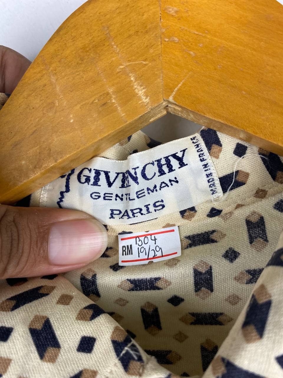 Givenchy vintage retro givenchy shirt very nice design Size US M / EU 48-50 / 2 - 4 Thumbnail