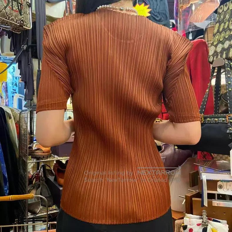 Issey Miyake Issey Miyake Caramel vintage pleated short-sleeve T-shirt Size L / US 10 / IT 46 - 3 Thumbnail