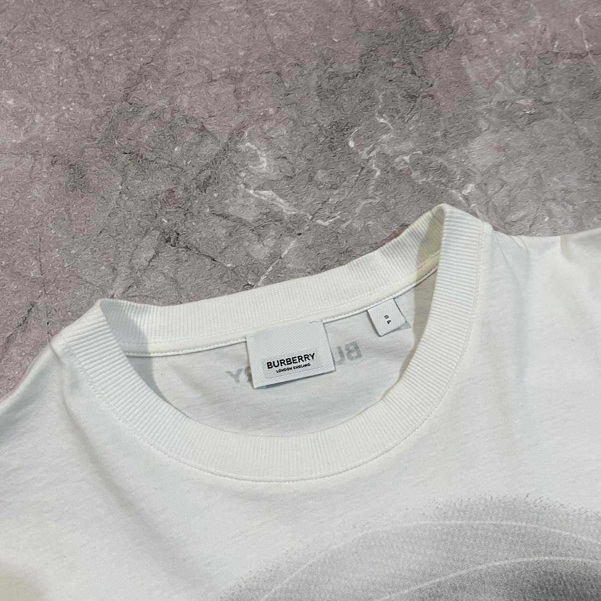 Burberry RARE ! BURBERRY ELON GRAPHIC BEAR TEE Size US M / EU 48-50 / 2 - 7 Thumbnail