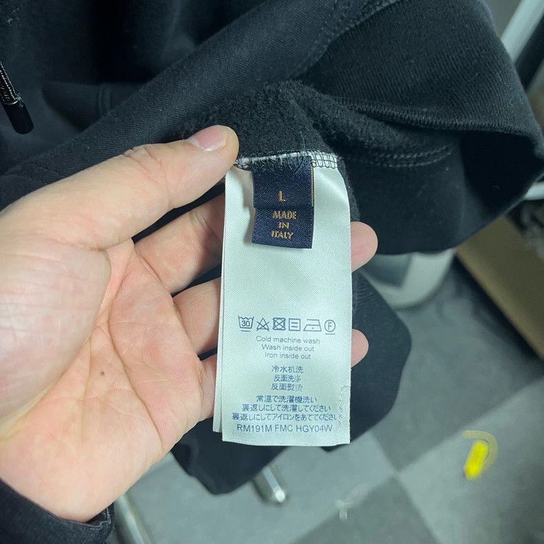 Louis Vuitton Louis Vuitton Arm logo hoodie 2504-Nextarrow Size US L / EU 52-54 / 3 - 4 Thumbnail